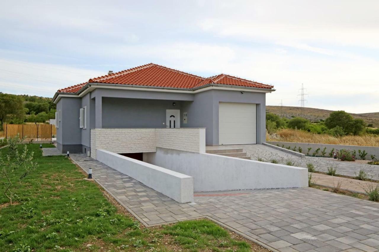 Modern Guest House Rak With Beautiful Pool Šibenik Exteriör bild