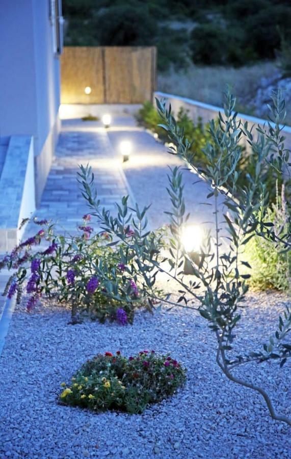Modern Guest House Rak With Beautiful Pool Šibenik Exteriör bild